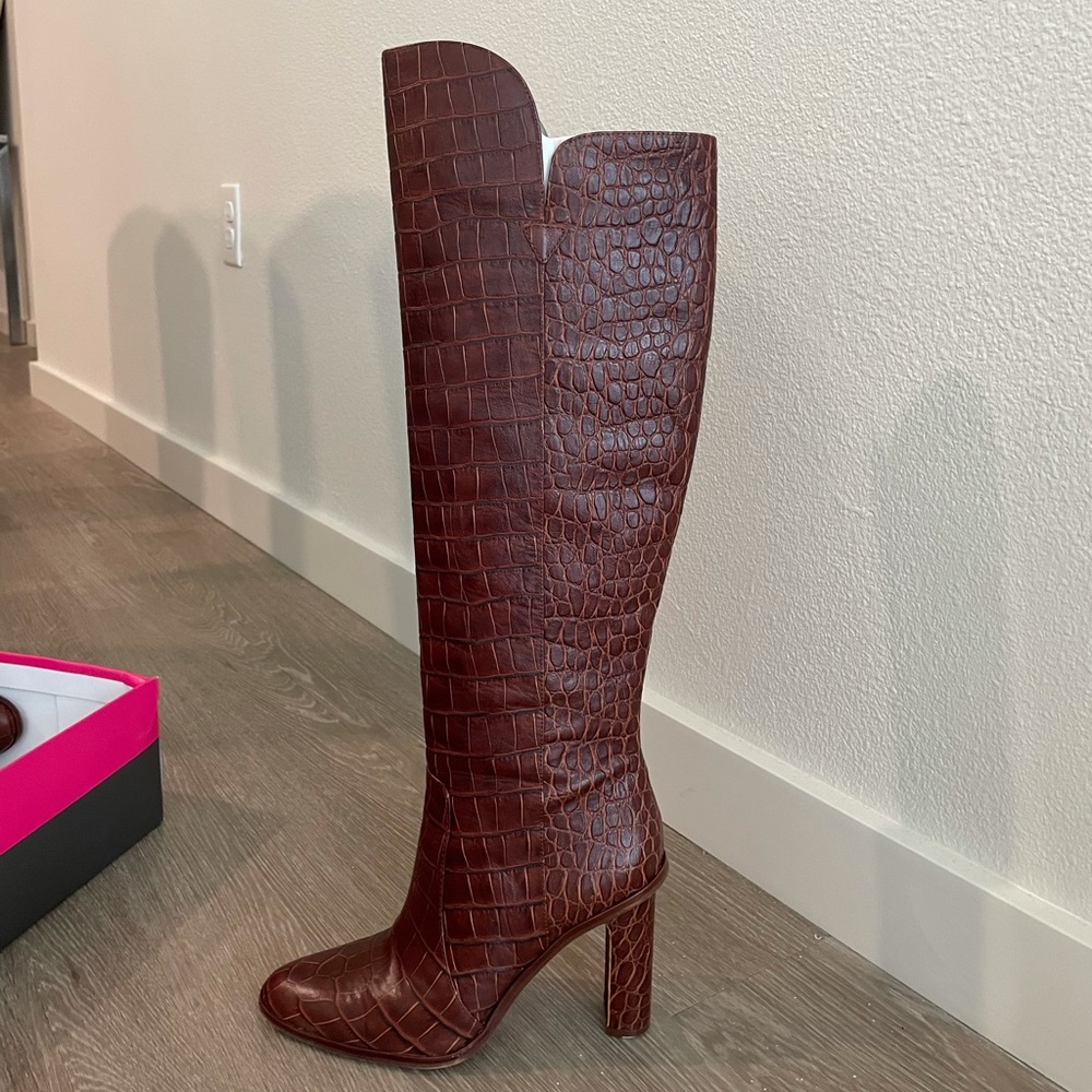 Beautiful Redwood Vince Camuto Boots (7.5)